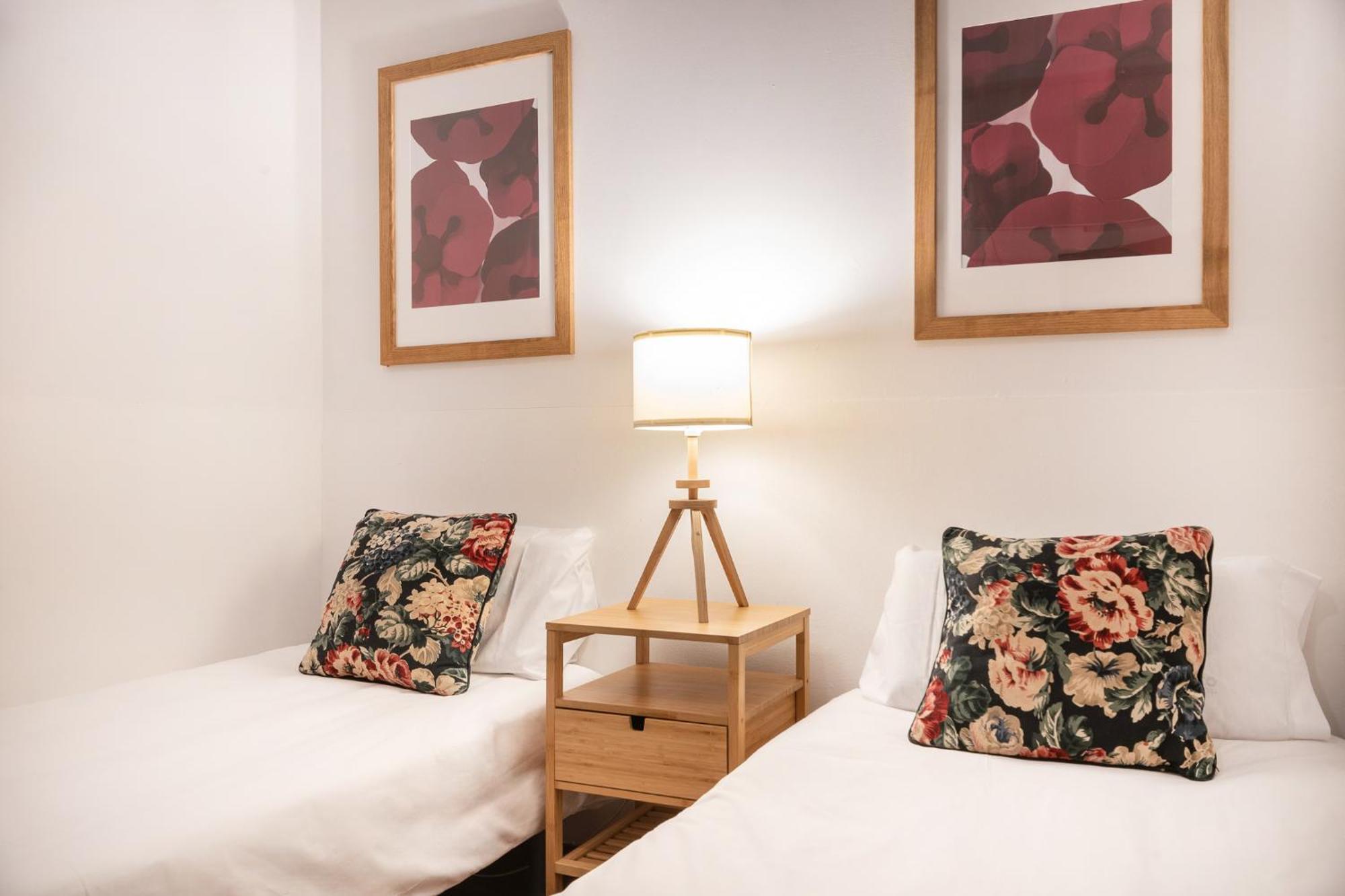 Spacious & Sunny Apt With Terrace In The City Center 바르셀로나 외부 사진