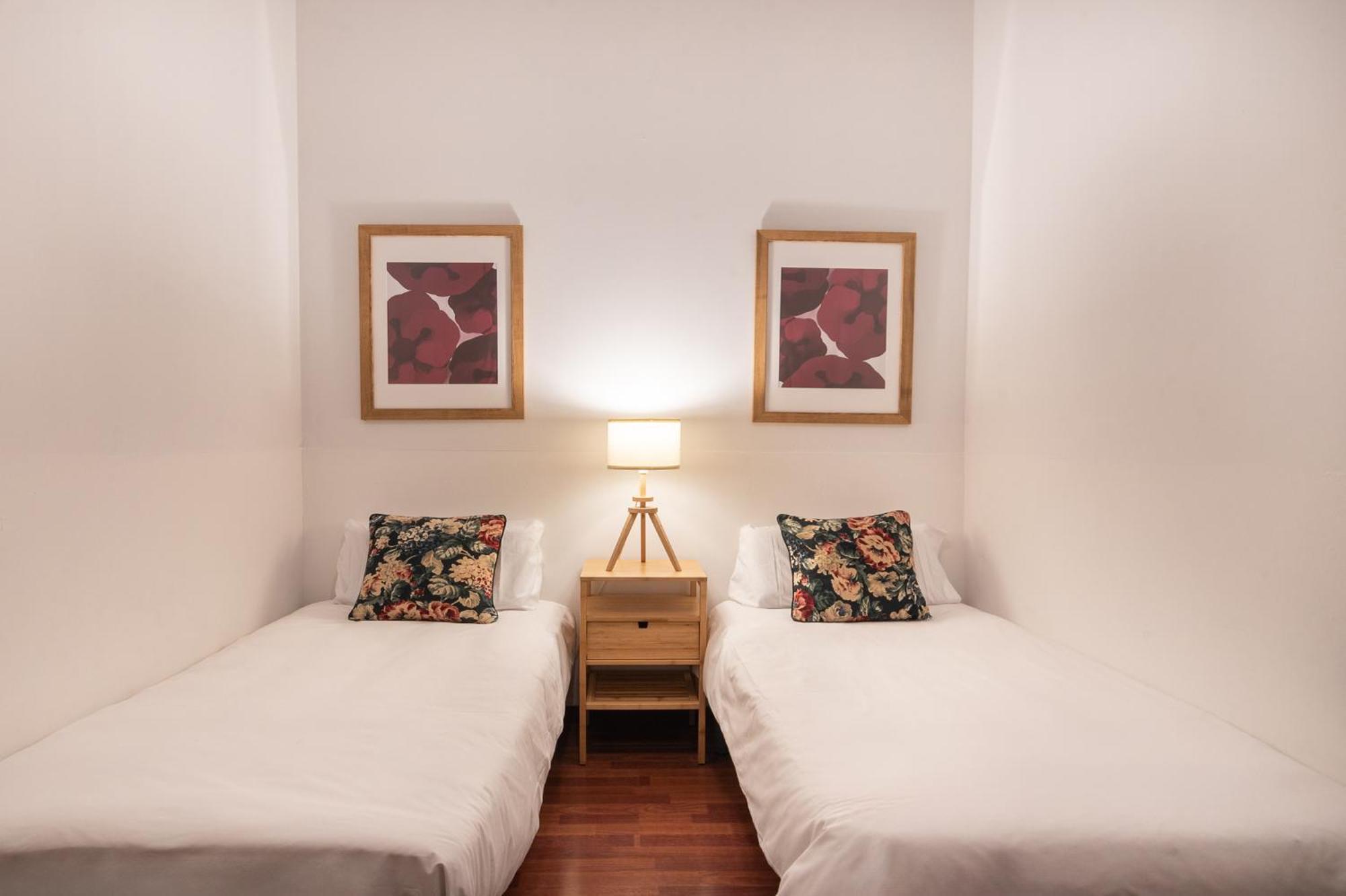 Spacious & Sunny Apt With Terrace In The City Center 바르셀로나 외부 사진
